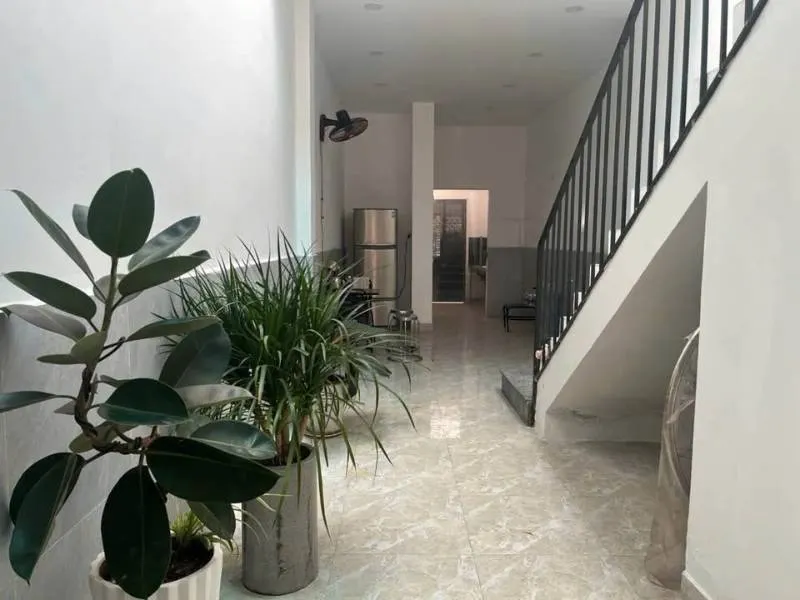 2-storey house with two street frontages on Truong Dinh street for rent, 20M VND/month — 2/6