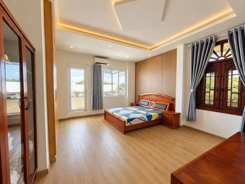 Cho thuê nhà 3 phòng ngủ, 120 m², phía nam Nha Trang — 4/8