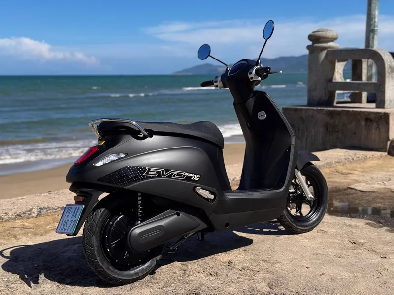 VinFast Evo Grand Lite 2026 electric bike for rent