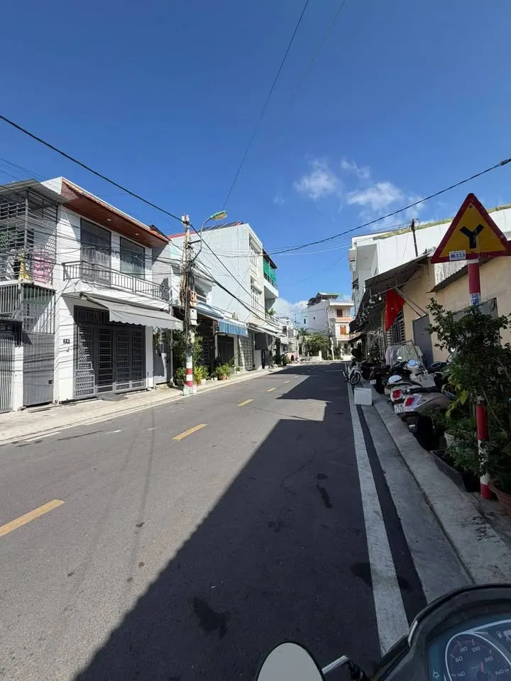 1-bedroom corner apartment with mezzanine for rent on Nguyễn Cao, Bắc Nha Trang, 6.5M VND/month — 10/10