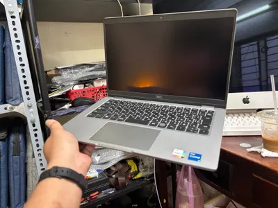 Dell Latitude 5330 노트북, i5-1245U, 16GB RAM, 256GB SSD — 4/10