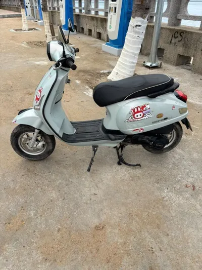 50cc 오토바이 2025 – 1500km, LED 광학 장비 우수한 상태 — 3/5