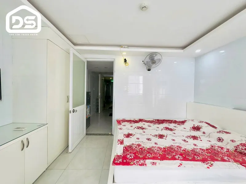 Studio-size furnished apartment for rent in city centre, 6.2M VND/month — 4/5