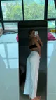 White jeans, size M, good condition