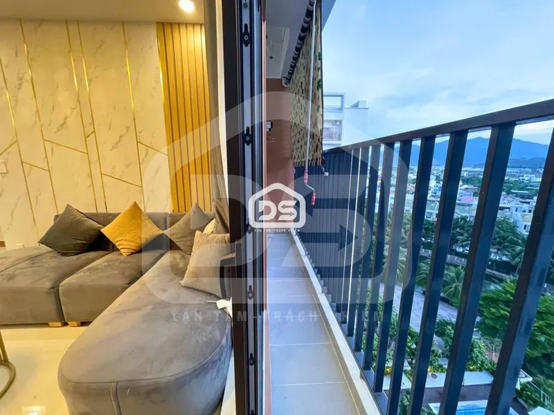2-bedroom full-option apartment for rent in CT3 Vinh Diem Trung
