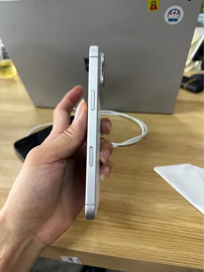 iPhone 14 Pro Max 128GB + 17 Pro Max 스타일 케이스, 1,350만 VND — 2/5