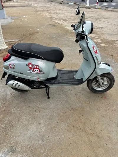 50cc 오토바이 2025 – 1500km, LED 광학 장비 우수한 상태 — 2/5