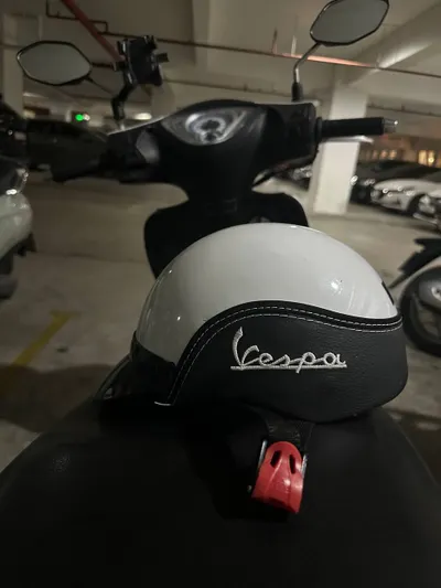 Xe ga SYM Attila 125cc có cà vẹt xanh