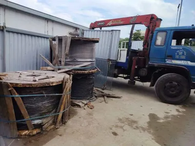 Truck crane lifting and transport service, Nha Trang area — 2/4