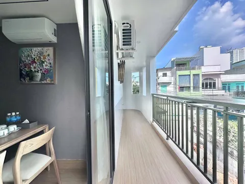 2-bedroom apartment for rent near Hòn Chồng beach, 24M VND/month