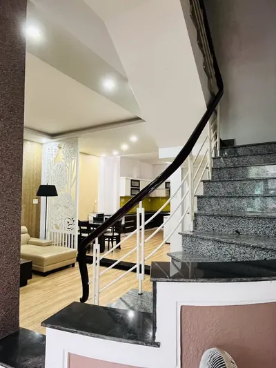 Cho thuê nhà 3 phòng ngủ đầy đủ nội thất, kết hợp kinh doanh, Phương Sài, 24 triệu VND/tháng — 5/10