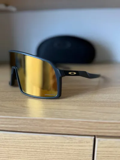 중고 Oakley 선글라스와 Apple Watch SE 2 판매 — 2/6