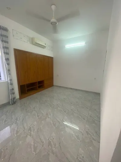 Whole street-front house for rent on Thích Quảng Đức, 4 bedrooms, 35M VND/month — 5/10