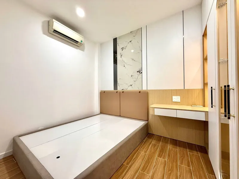 1-bedroom furnished apartment on Nguyen Thien Thuat street, 10M VND/month