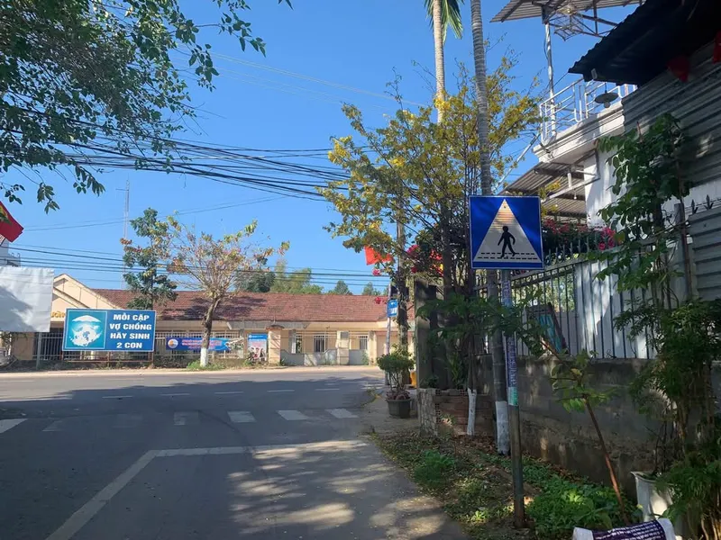 Small 30m² space for rent at Nguyễn Trãi – Lê Thánh Tôn corner, 2.5M VND — 5/6