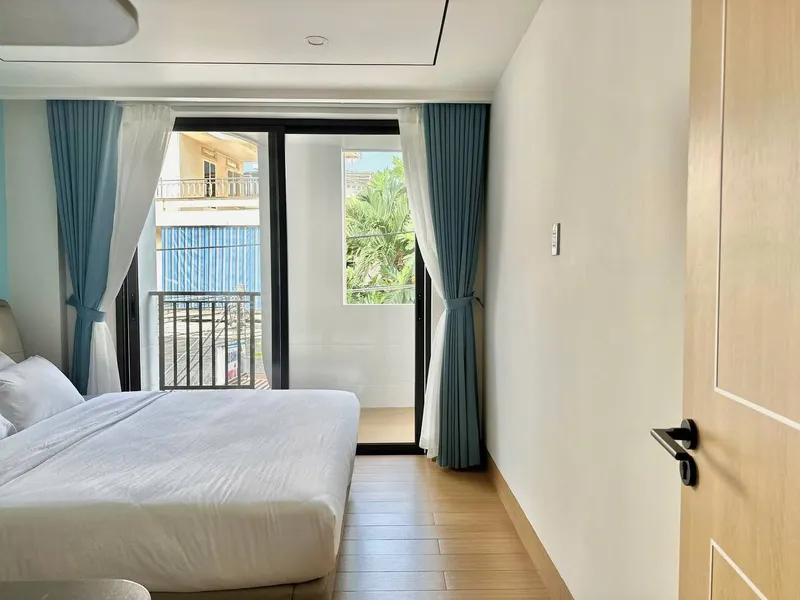 2-bedroom apartment for rent near Hòn Chồng beach, 24M VND/month — 2/5