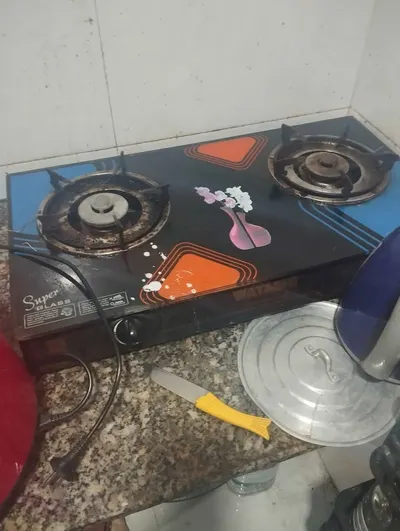 Clearance sale of household items and a 17-inch laptop, Nha Trang — 4/10