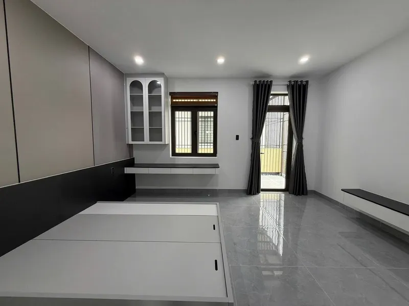 Brand-new 3-bedroom house for rent in My Gia 4, 270 m²