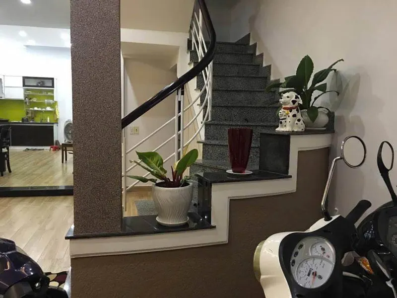 Furnished front-facing house for rent on Hoang Van Thu, 24M VND/month — 2/8