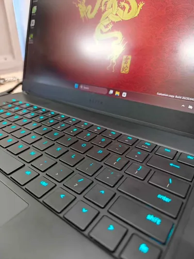 Razer Blade 15 gaming laptop (i7-8750H, GTX 1070, 16GB/512GB) — 2/5