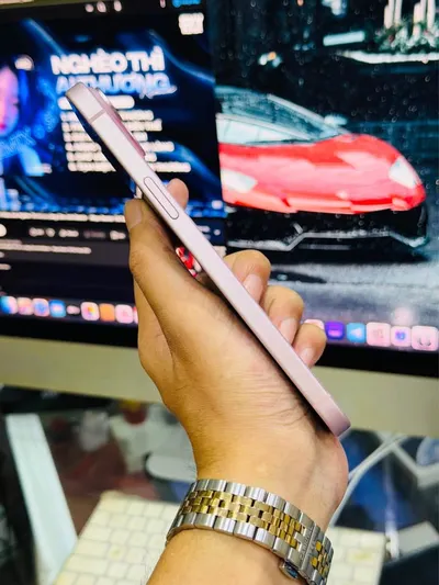 iPhone 15 Plus Pink 128GB, international version, 12.99M VND — 6/9