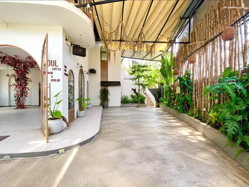 House for rent as café business model, 179m², Dien Khanh town — 9/10