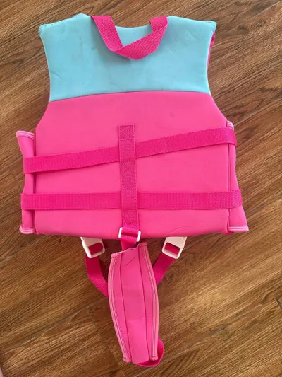 Children's life vest, ages 5-9 — 2/2