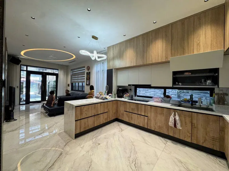 House for rent in the west, 3 bedrooms, 250 m² — 5/5