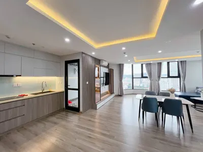 2-Bedroom Corner Apartment HUD Building – Nguyen Thien Tuat, 90m², Furnished