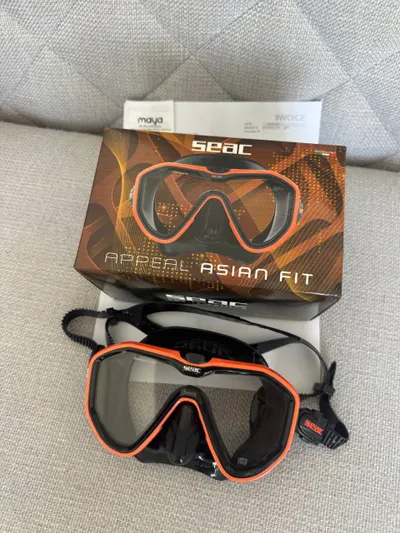 Diving gear for sale: SEAC Appeal mask and weight belt