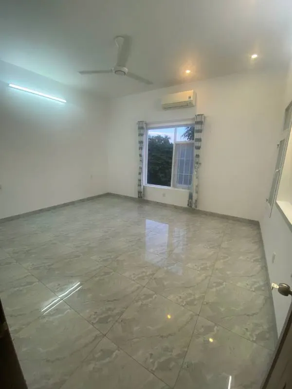 Whole street-front house for rent on Thích Quảng Đức, 4 bedrooms, 35M VND/month — 8/10