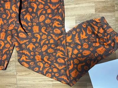 Themed trousers for sale, 150 dong — 2/3