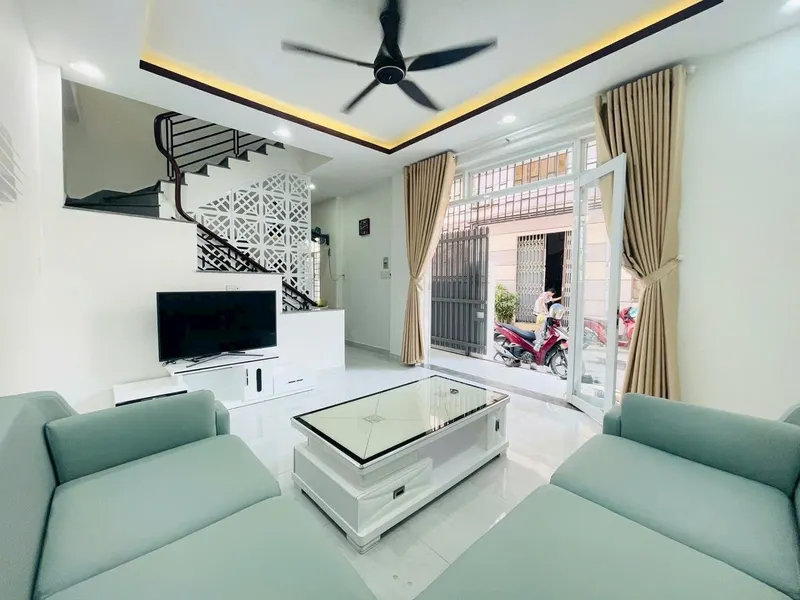 3-Story House in Auto Lane, Central Nha Trang – 3 Bedrooms, 4 Bathrooms, 20M VND/month