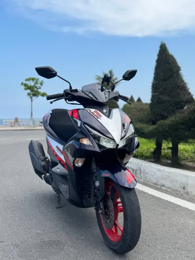 Yamaha NVX 155 motorbike (2017) for sale — 2/8