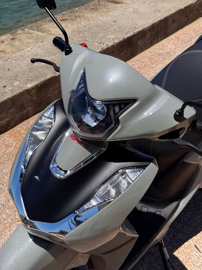 Espero Velia 50cc scooter for rent