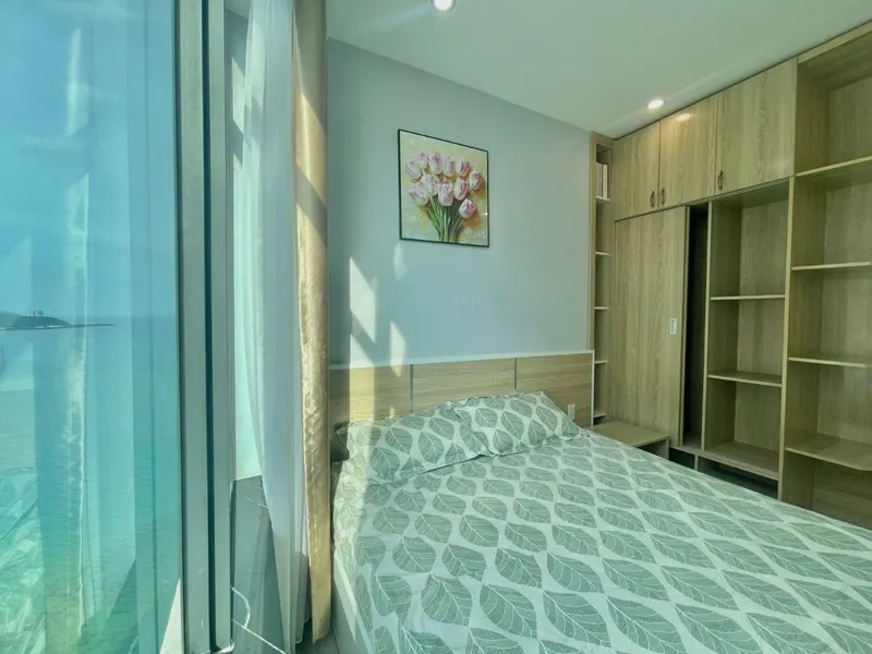 2-bedroom apartment for rent in Oceanus, sea across the road