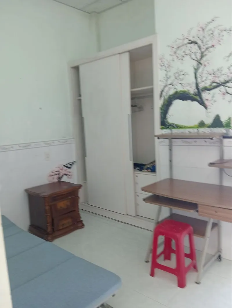 Room with balcony for daily rent near the north market, 450k VND/night