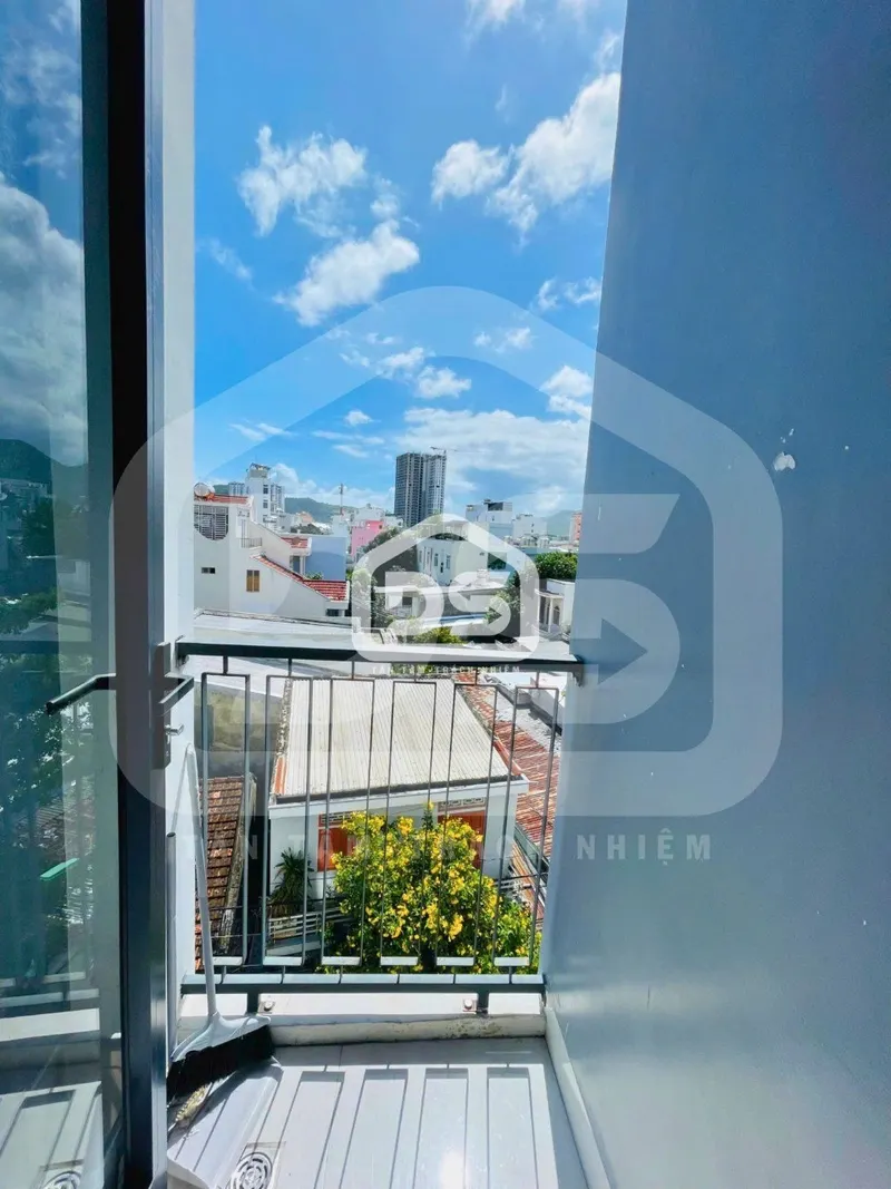 Bright Apartment with Balcony on Nguyễn Đức Cảnh – South Nha Trang