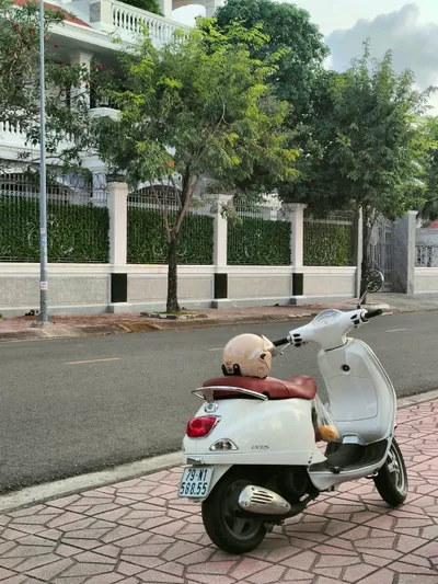 Vespa LX 125 Scooter 2010 – 7M VND
