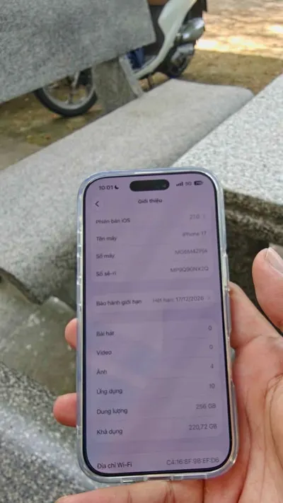iPhone 17 (lavender purple), like new, for sale — 4/4