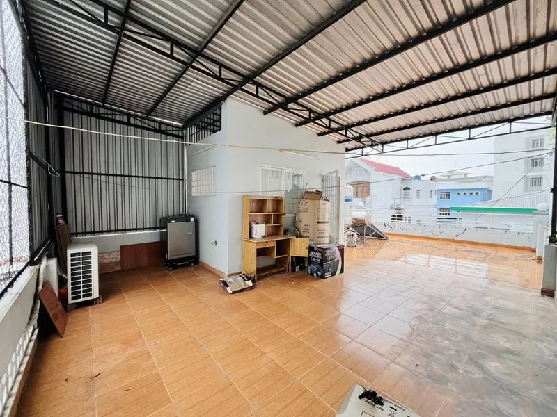 Cho thuê nhà 3 phòng ngủ đầy đủ nội thất, kết hợp kinh doanh, Phương Sài, 24 triệu VND/tháng — 7/10