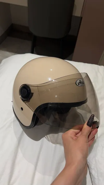 Women's helmet, size L, excellent condition