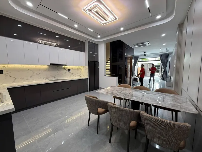 Brand-new 3-bedroom house for rent in My Gia 4, 270 m²