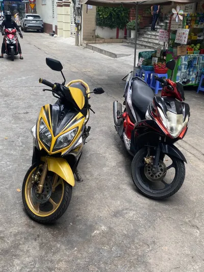 Nouvo 4 RS 135cc Scooter – 2011, Yellow, Working Condition — 2/2