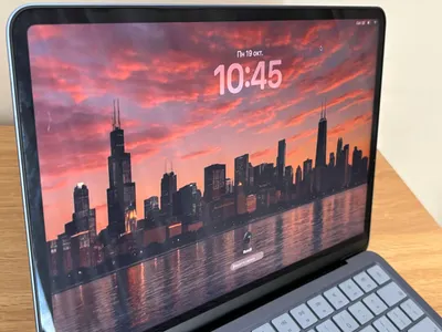 MacBook Pro 2025 128GB – New Condition with Apple Mouse & Accessories — 4/6