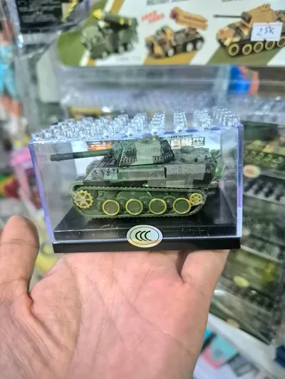 Military die-cast toy vehicle, 25,000 VND each — 3/6