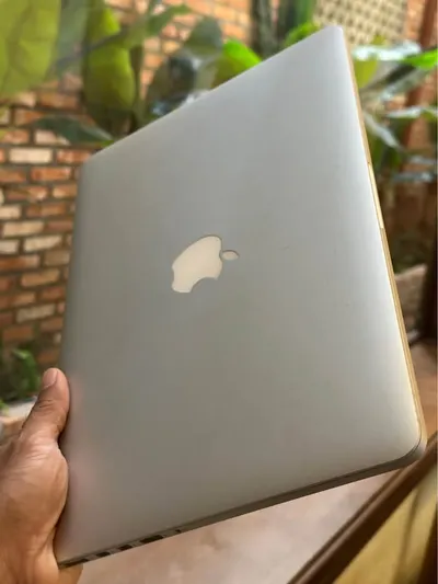MacBook Pro 2015 13in (Japan), i5 / 8GB / 256GB — 5/9