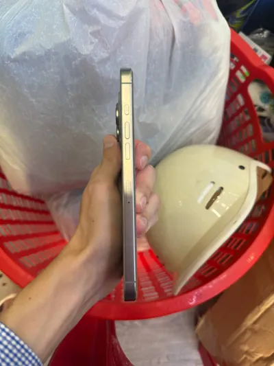 iPhone 16 Pro Max 256GB (SIM+eSIM), 90% battery, 21,500,000 VND — 2/5