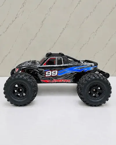 1:10 off-road RC car for sale, brushless 4WD, 3M VND — 2/3