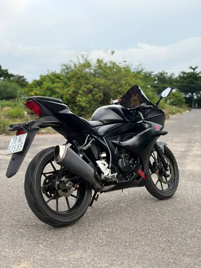 Suzuki GSX-R 150 motorbike for sale (2018) — 3/5